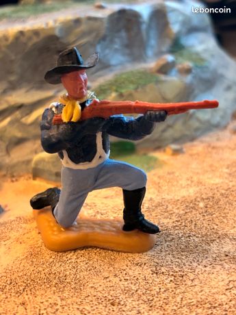 LOT 25 FIGURINES vintage Soldats Cowboy Indiens pvc toys 80s 90s EUR 19,90 - FR