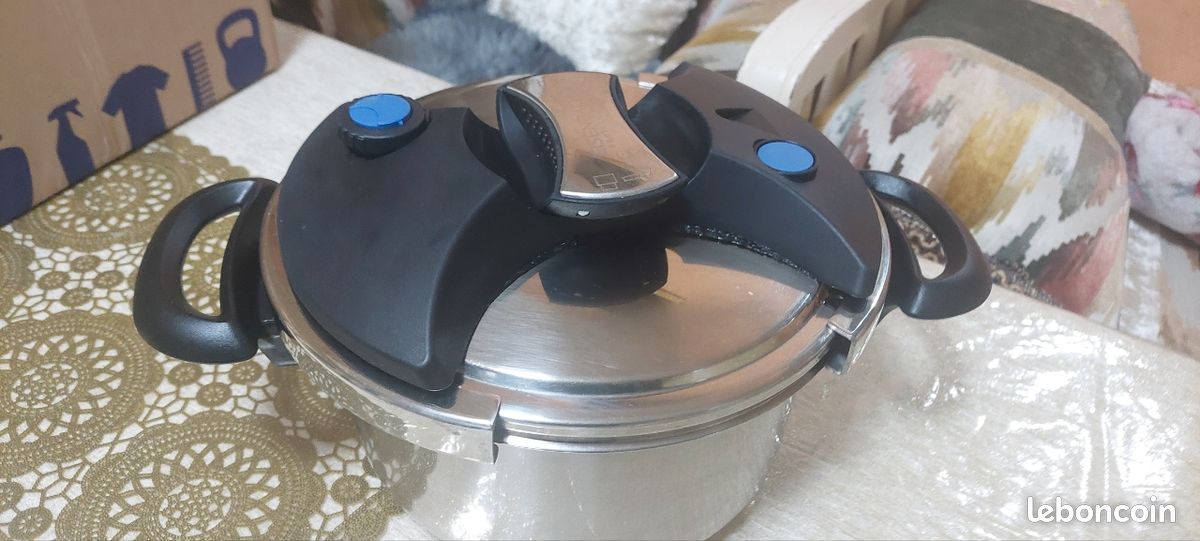 Cocotte cuisson à vapeur (image 1)