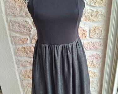 Magnifique Robe Sans Manches – Boutique Maman