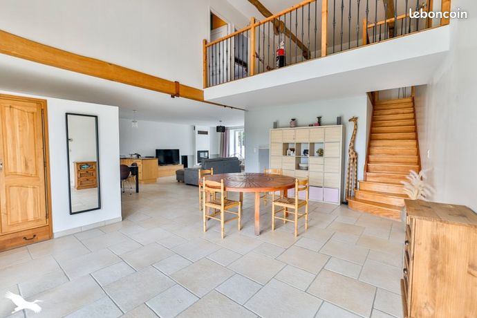 Maison 5 pièces 205 m²