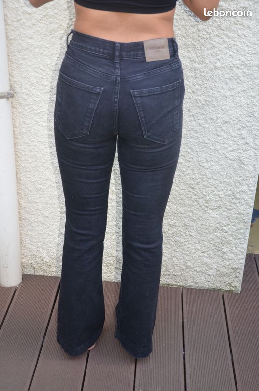 Jean pull & Bear taille 36 coloris noir (image 2)