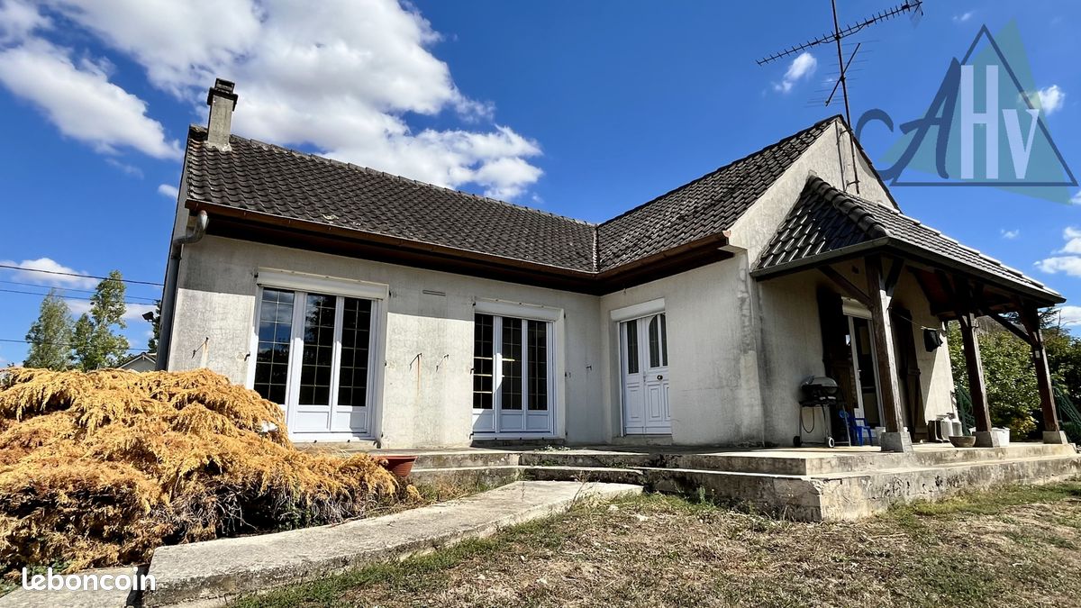 Maison 5 pièces 244 m² · à Sainte-Colombe · 244 m² · 335 000 €