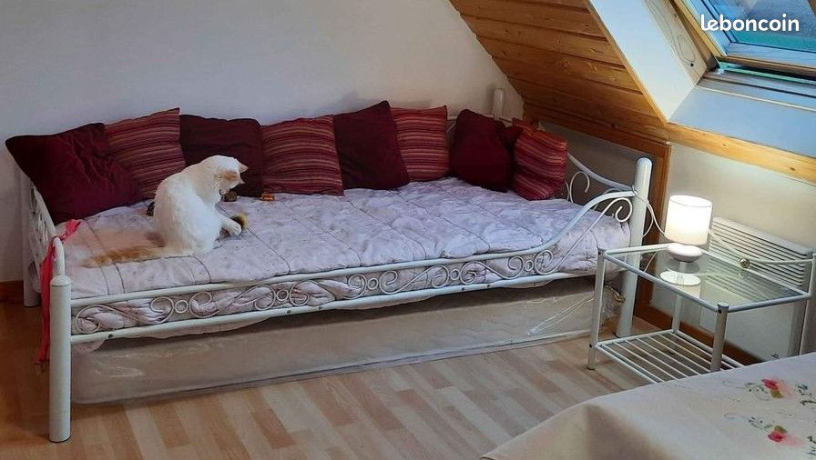 Lit 1 personne + chevet + matelas (image 1)