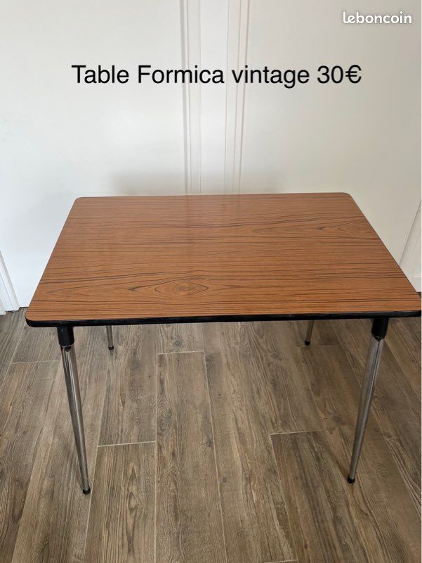 Table Formica marron vintage (image 1)