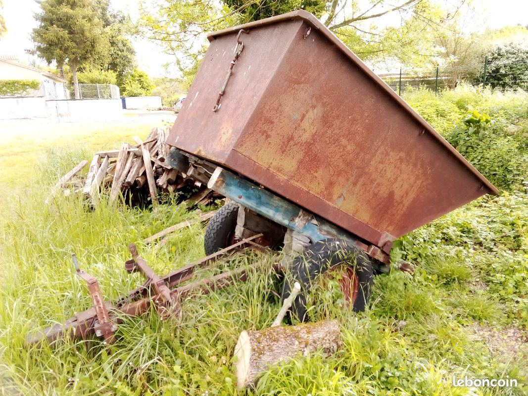 Tombereau remorque benne 2m40 x 1m40 pour bois - Matériel agricole