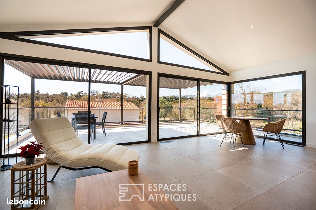 Maison 4 pièces 183 m² · à Sainte-Colombe-de-la-Commanderie · 183 m² · 699 000 €