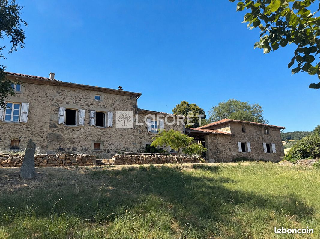 Maison 6 pièces 174 m² · à Saint-Martin-en-Haut · 174 m² · 400 000 €