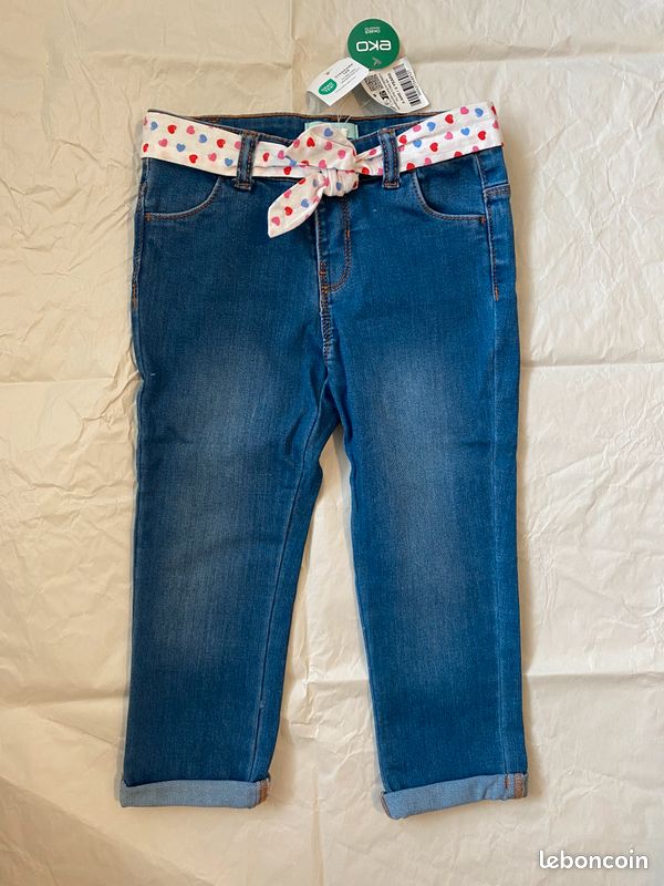 Types de jeans : 25 styles expliqués (coupes, hauteurs de taille, délavages