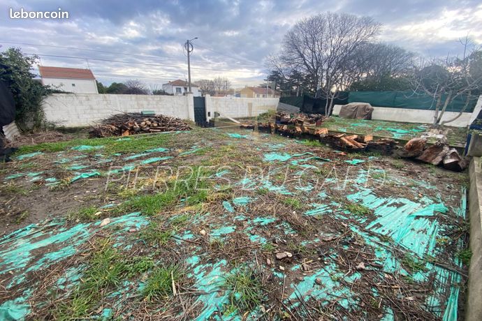 Terrain 170 m² Nîmes