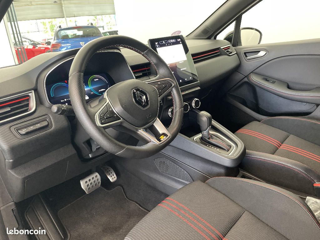 Renault Clio V E-Tech hybride 145 RS Line (image 18)