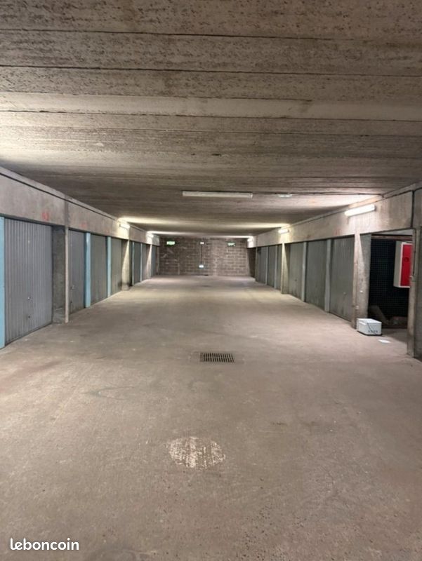 Garage Loos (image 3)