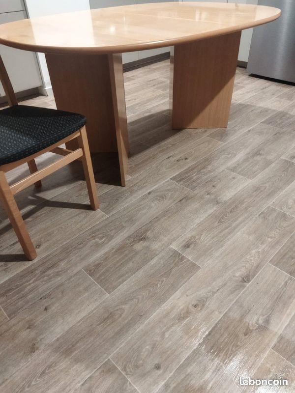 Table et chaises (image 3)