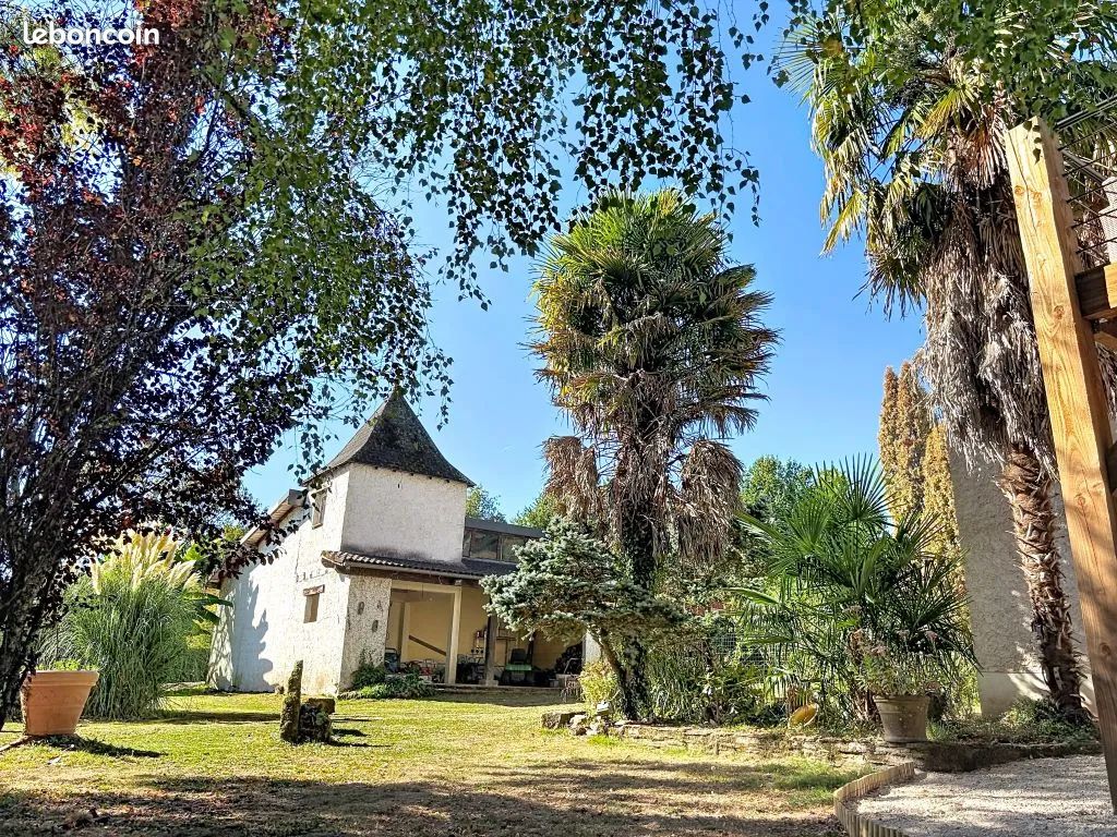 Maison 8 pièces 191 m² · à Marcillac-la-Croze · 191 m² · 296 000 €