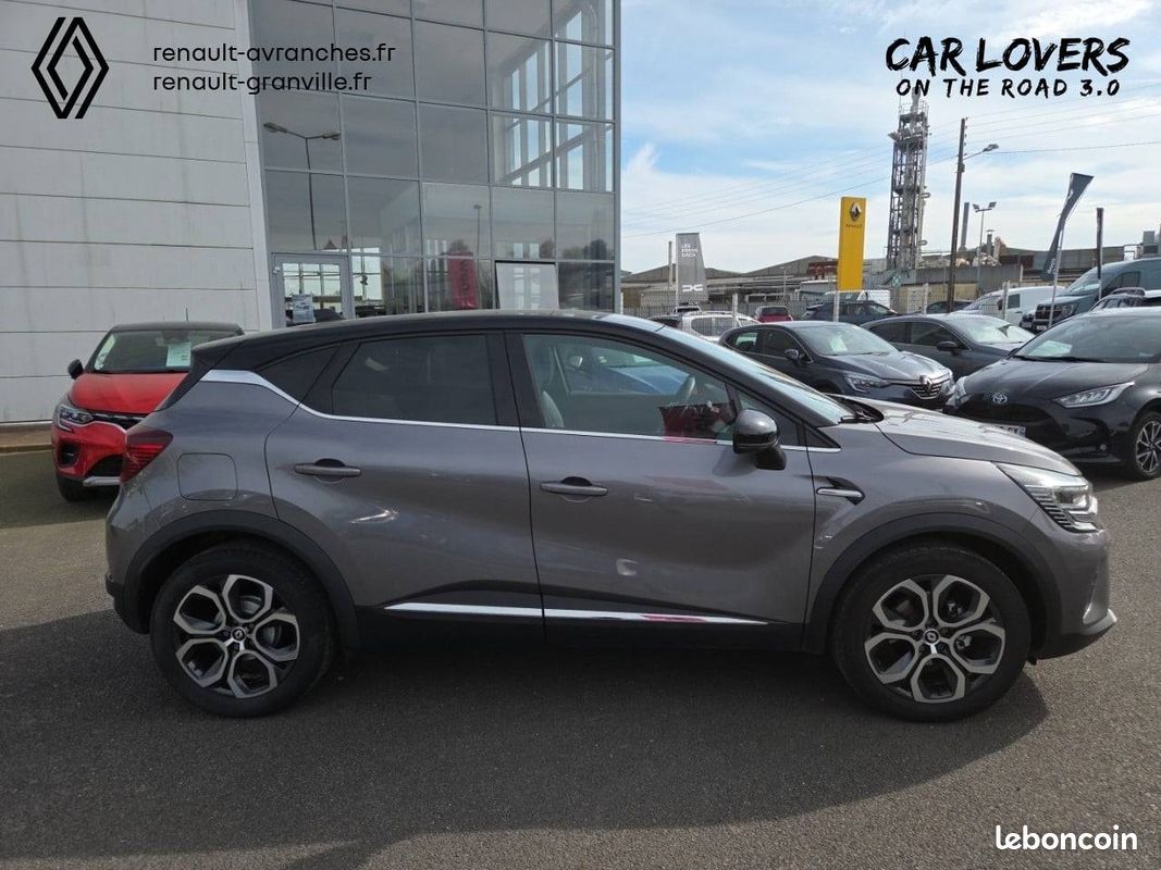 RENAULT Captur TCe 90 Techno (image 13)
