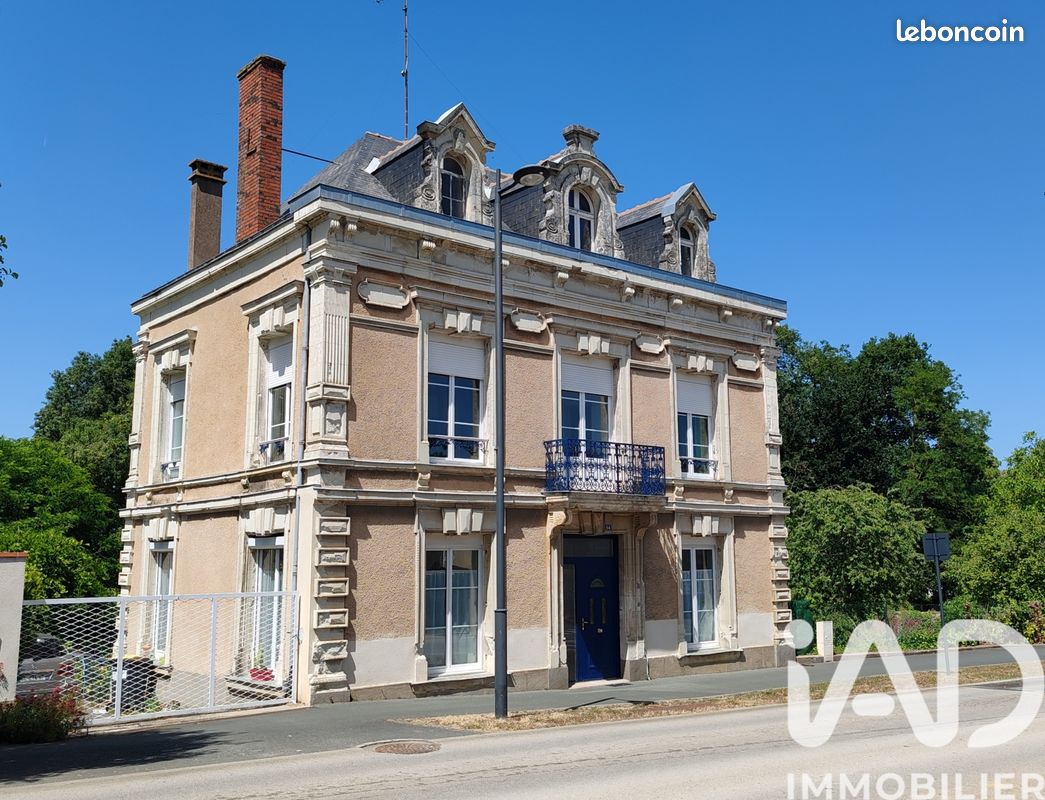 Maison 7 pièces 152 m² · à Lys-Haut-Layon · 152 m² · 250 000 €