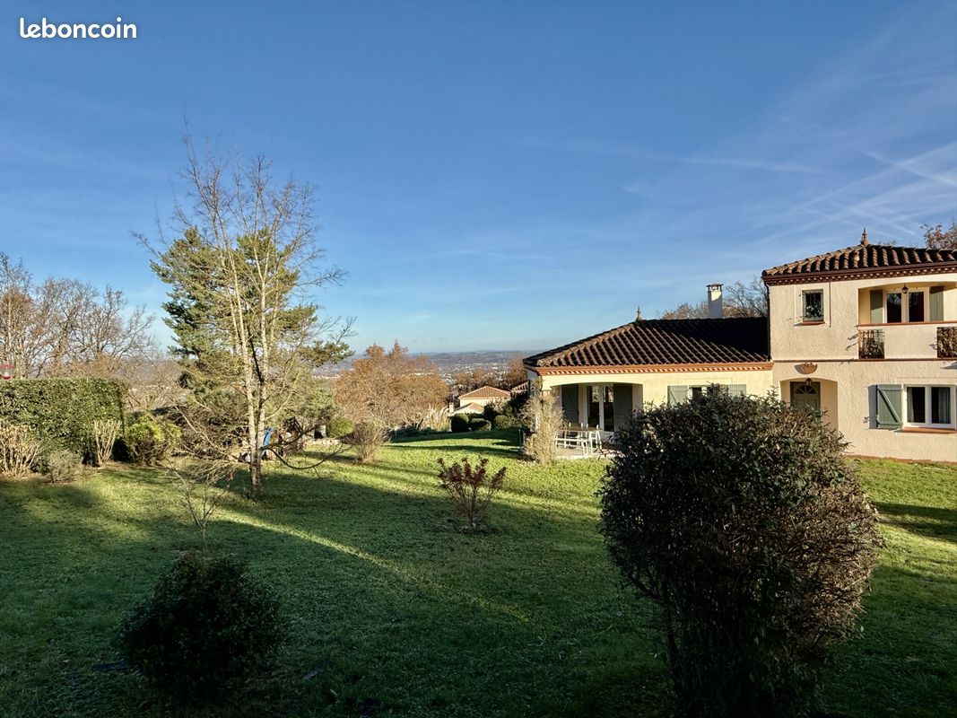 Maison 5 pièces 153 m² · à Puygouzon · 153 m² · 380 000 €