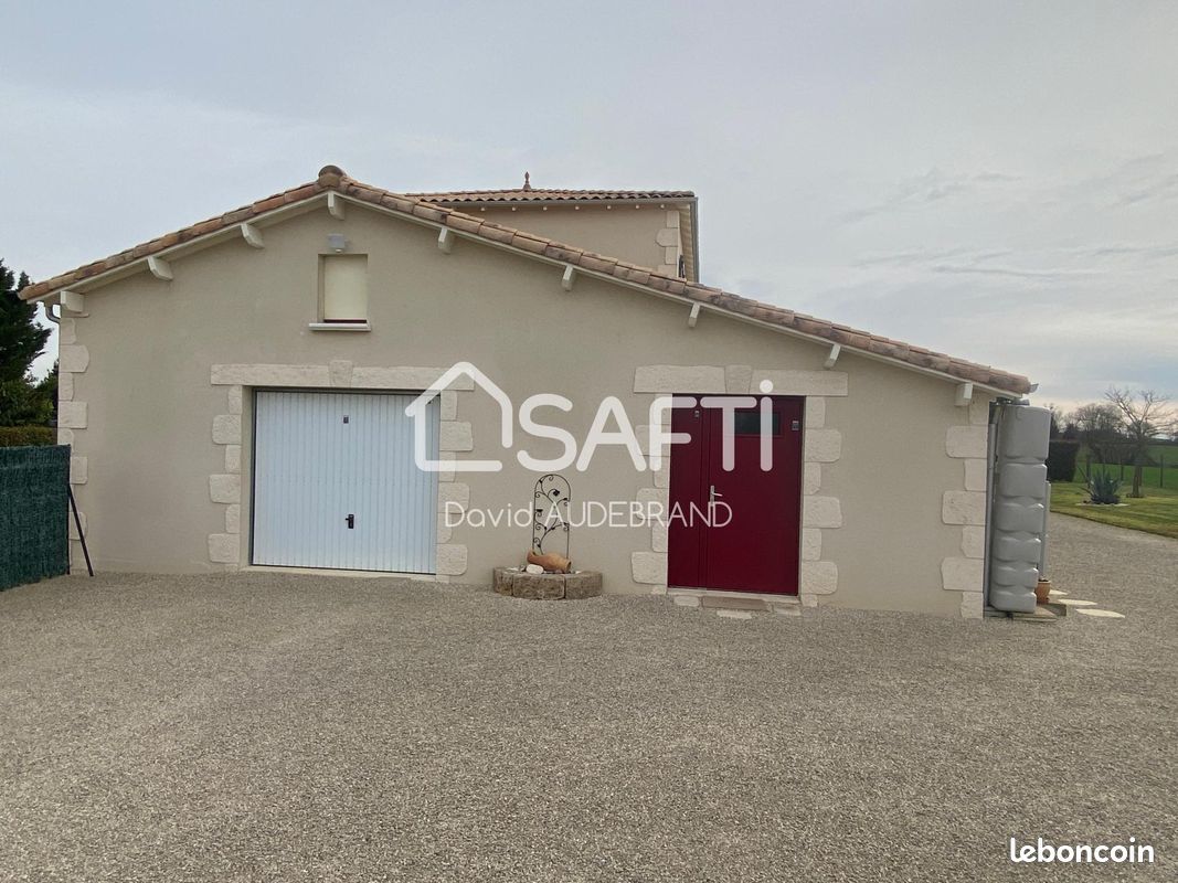 Pavillon 8 pièces 155 m² - Sauzé-Vaussais 79190 (image principale 1)