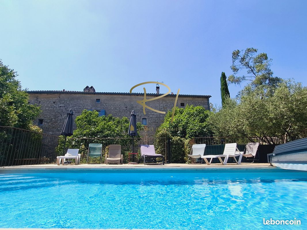 Maison 10 pièces 310 m² · à Labeaume · 310 m² · 699 000 €