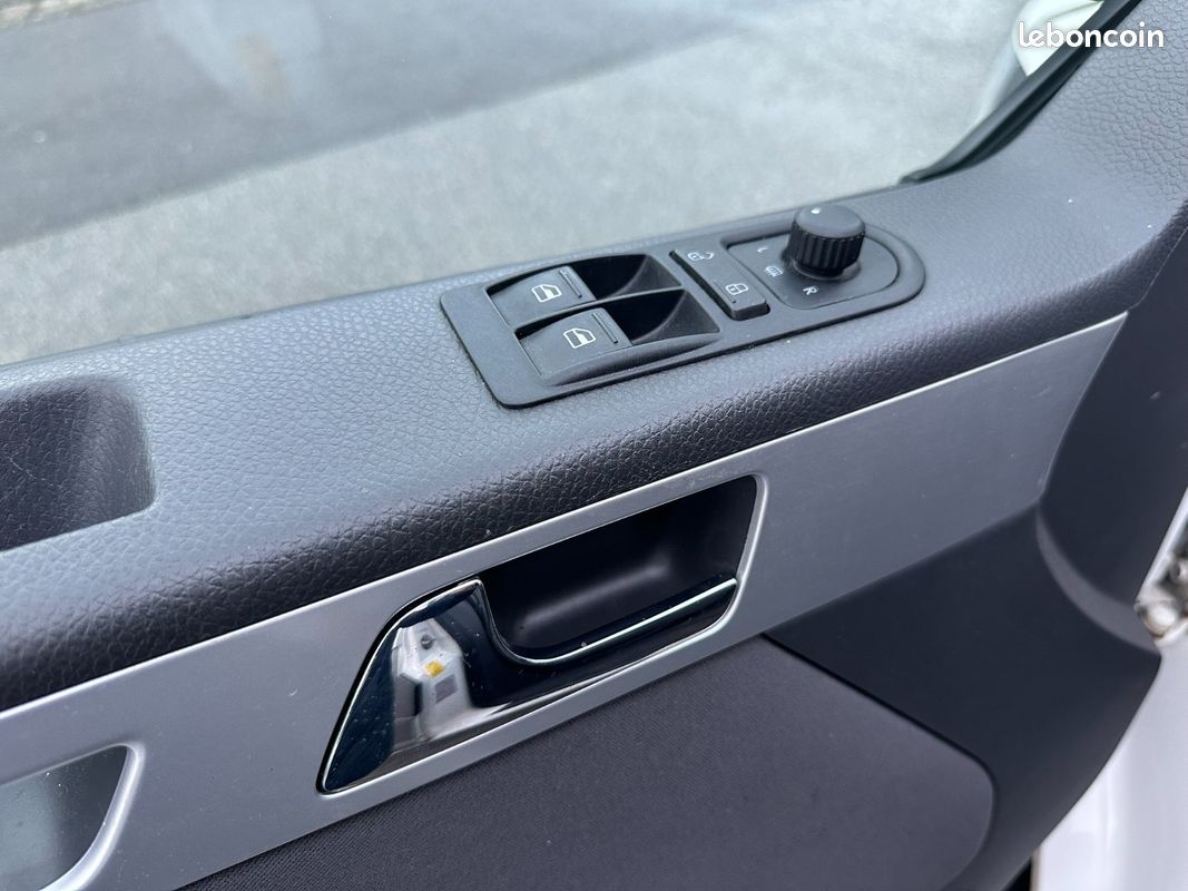 VOLKSWAGEN MULTIVAN 2.0 BiTDI 180 FAP Match DSG7 / DISTRIBUTION FAITE / PNEUS AV NEUFS (image 24)
