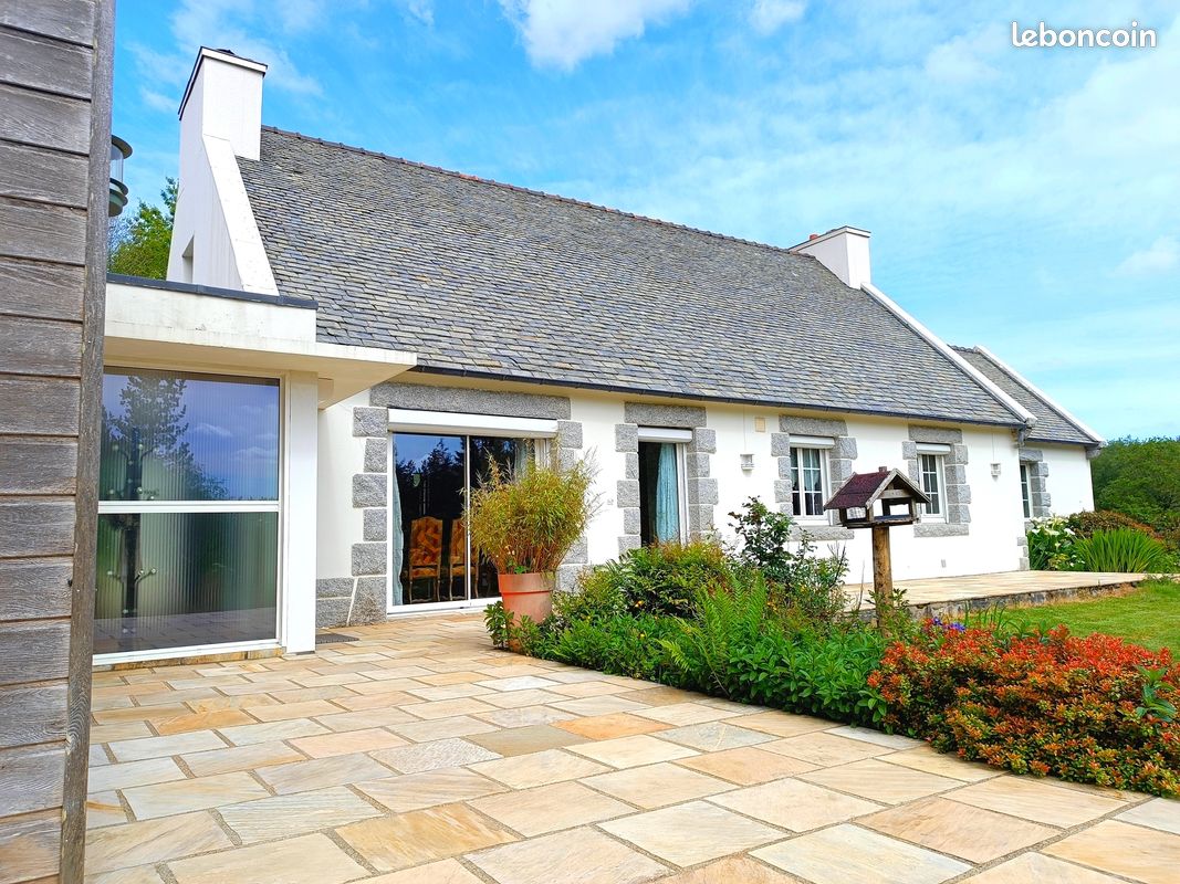 Maison 8 pièces 187 m² · à Huelgoat · 187 m² · 350 000 €