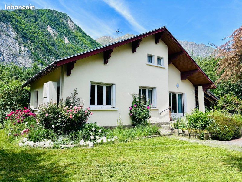 Maison 4 pièces 75 m² · au Bourg-d'Oisans · 75 m² · 450 000 €