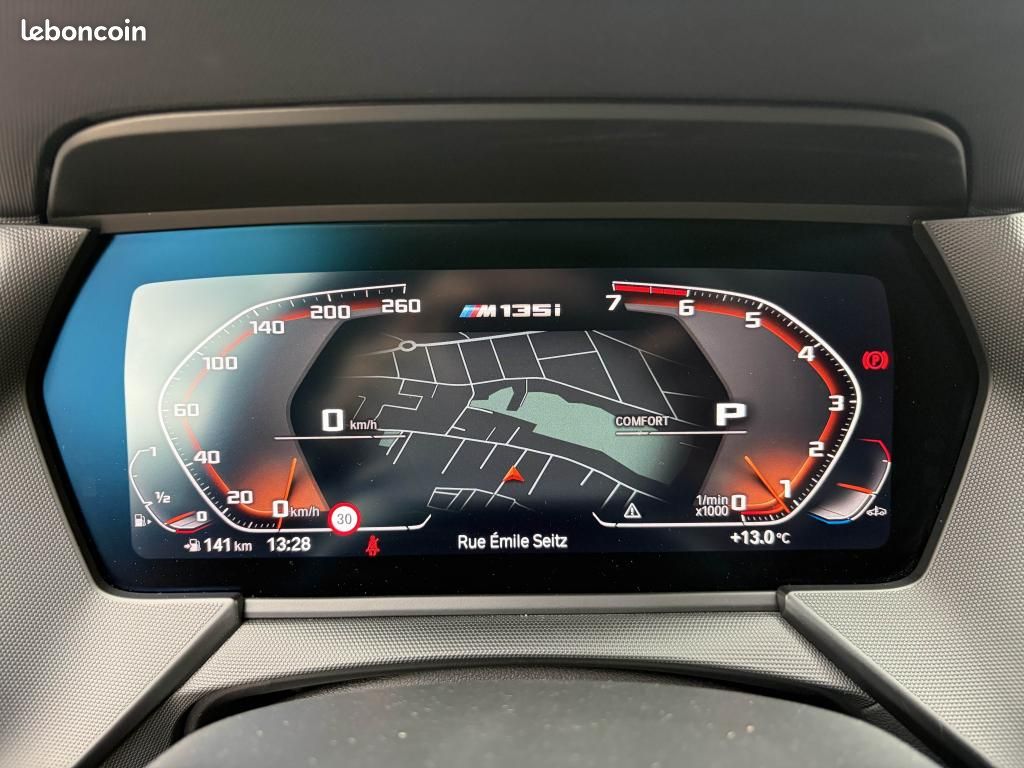 BMW SERIE 1 135i 135 I xDrive Sport 306 ch F40 M Performance / 1ère Main - TO - HUD - Siège Sport (image 19)