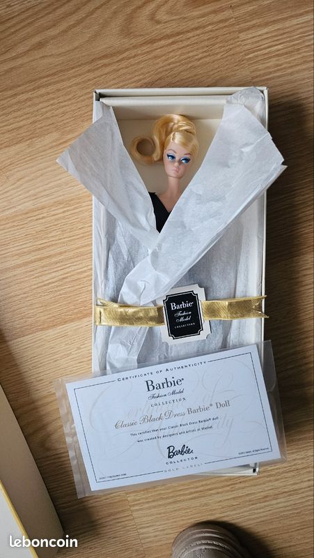 Poupée Barbie Collector Silktone – Gold Label – Robe Bleue Longue – Mattel