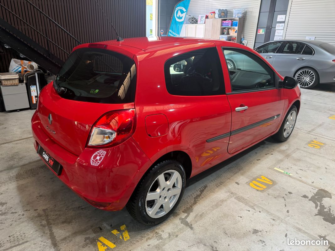 Renault Clio (image 8)