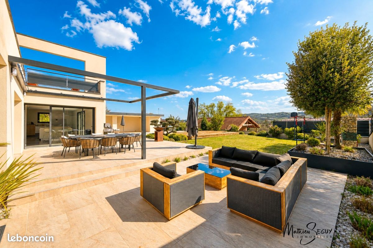Maison 8 pièces 365 m² · à Thurins · 365 m² · 1 150 000 €