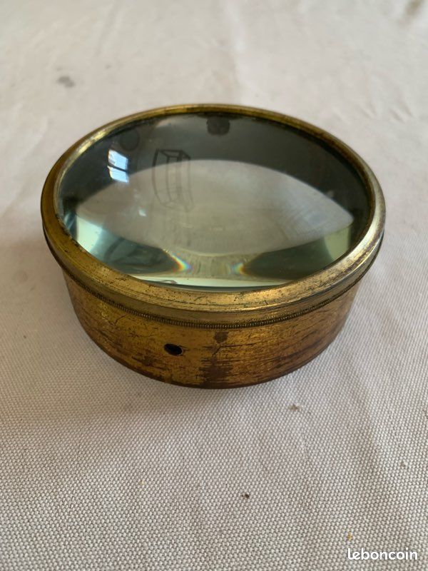 dessus de table loupe nautique vintage laiton décoratif de collection