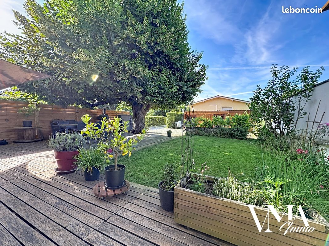 Maison 9 pièces 245 m² · à Chazay-d'Azergues · 245 m² · 599 000 €