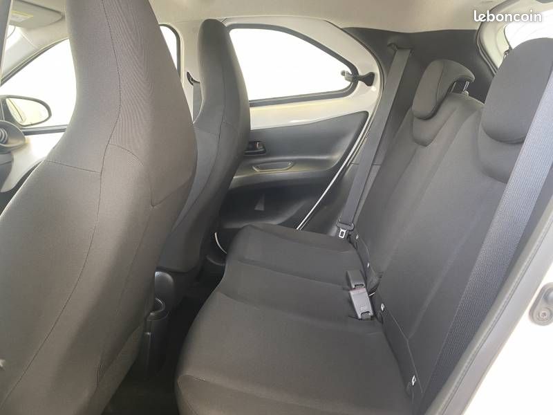 Toyota aygo x 1.0 VVT-i 72 Active (image 6)