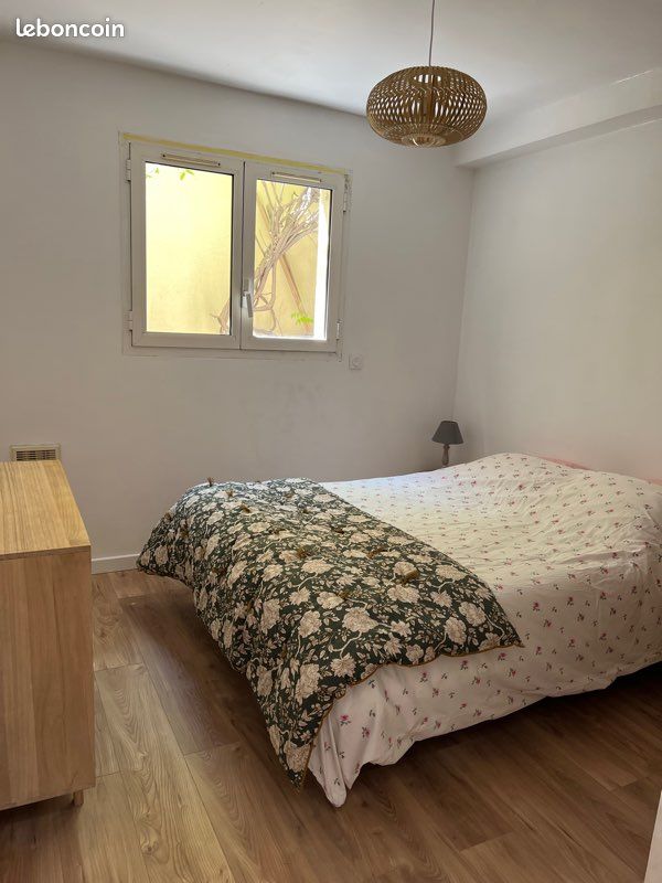Appartement terrasse plein centre Lavandou (image 3)