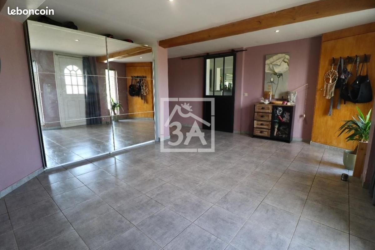 Maison 7 pièces 251 m² · à Steenvoorde · 251 m² · 634 000 €