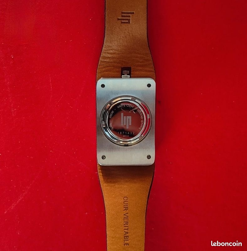 Montre Vintage LIP Femme - Boîtier Or & Cadran Rouge - Mouvement Quartz + Boîte D'origine France