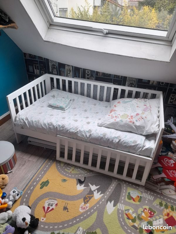 Lit enfant bois+ matelas, alèse, parure (image 1)