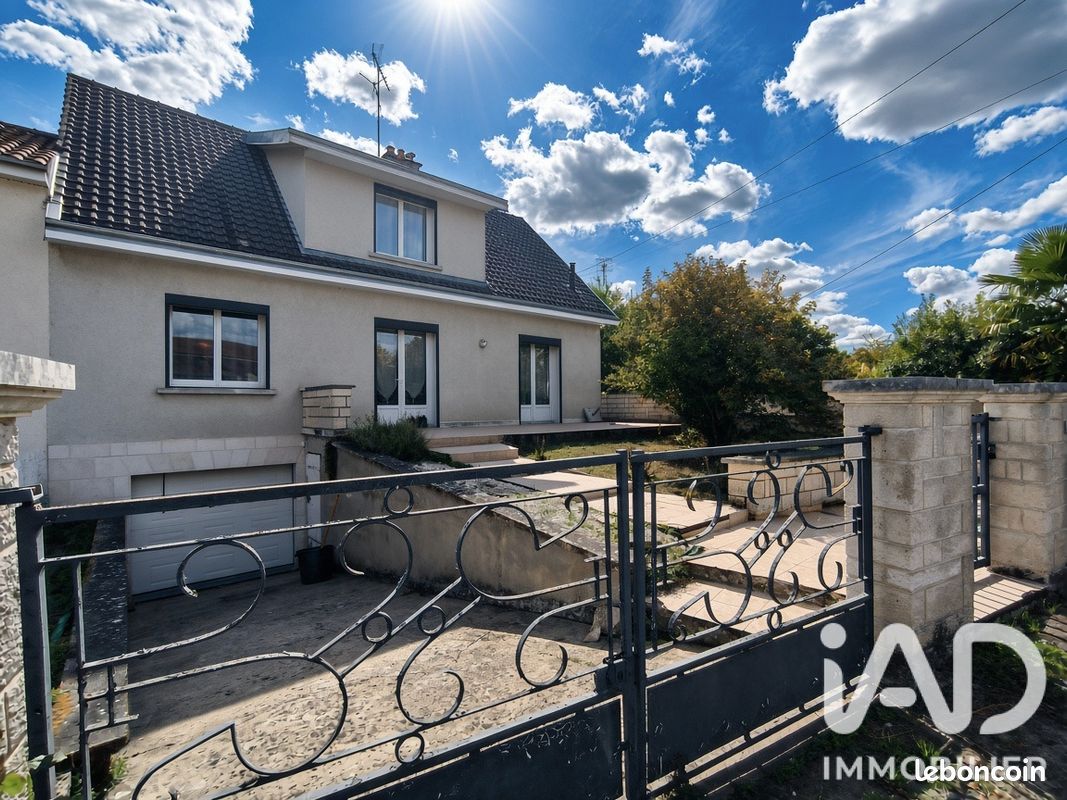 Maison 6 pièces 129 m² · à Naintré · 129 m² · 215 000 €