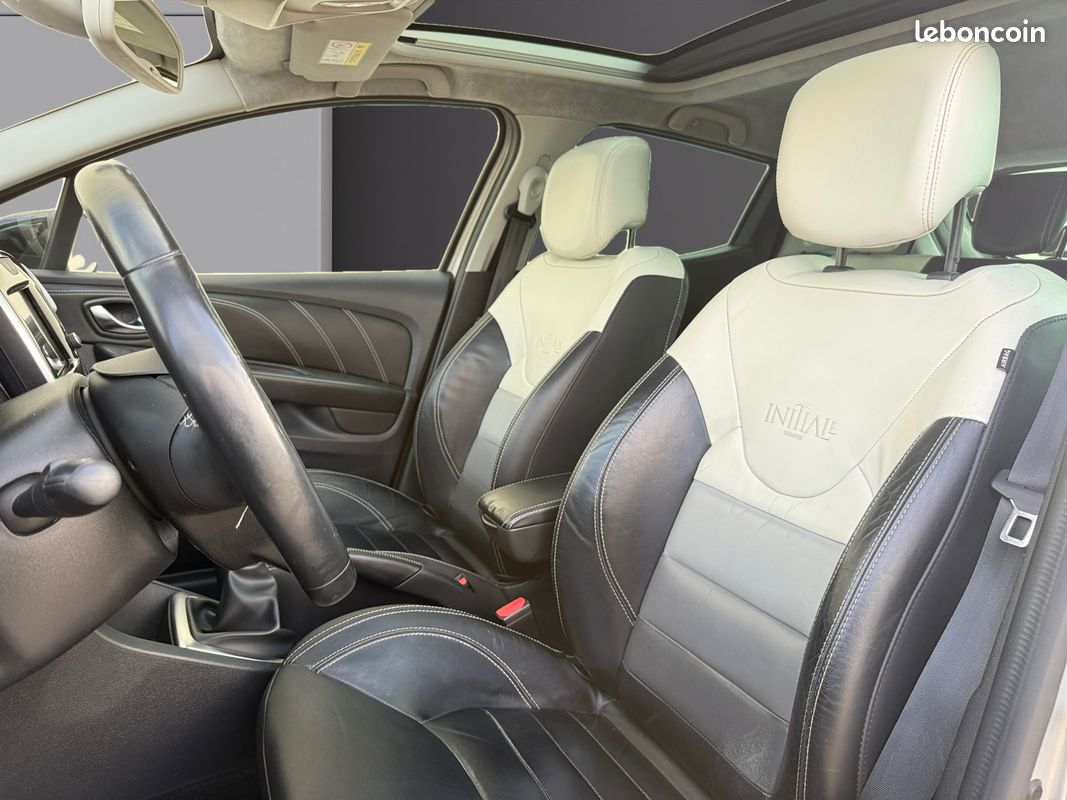 RENAULT CLIO 1.2 TCE 120 INITIALE PARIS 118Ch Sièges chauffants Système Bose Garantie 12 mois (image 9)