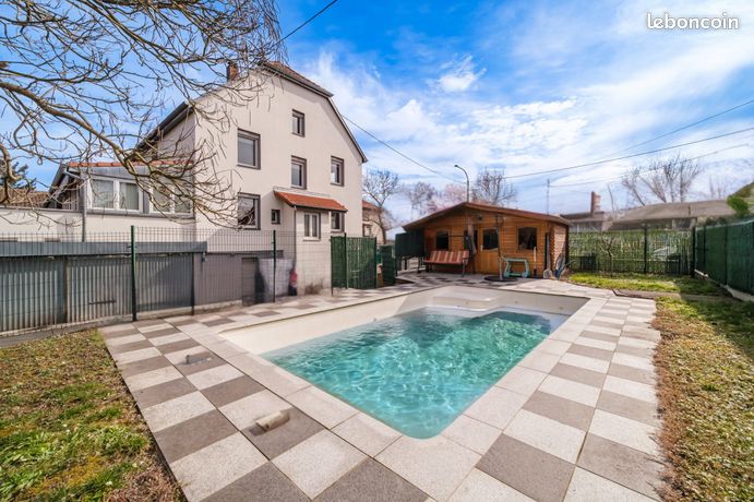 Maison 8 pièces 199 m²