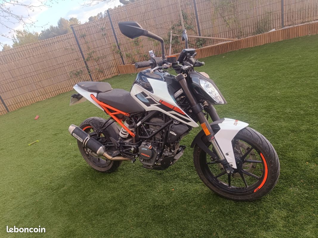 KTM Duke 125 2019- 6 400 kms- 1ère main - état proche neuf (image 1)