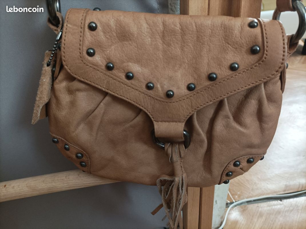 Sac Pochette en cuir camel minelli Accessoires Bagagerie