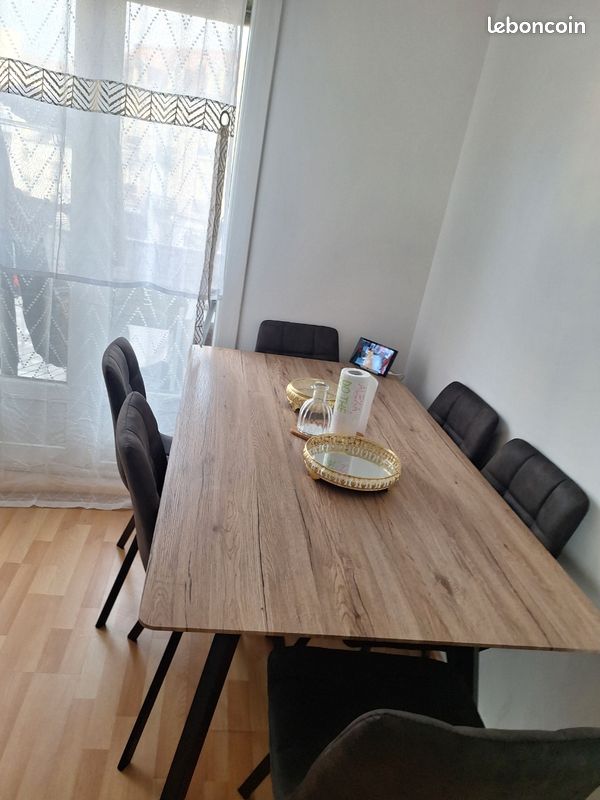 Table (image 1)