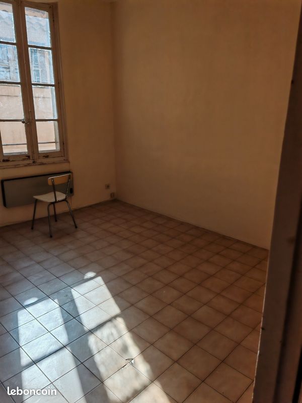 Appartement 1 pièce 26 m² · à Carpentras · 26 m² · 350 €/mois