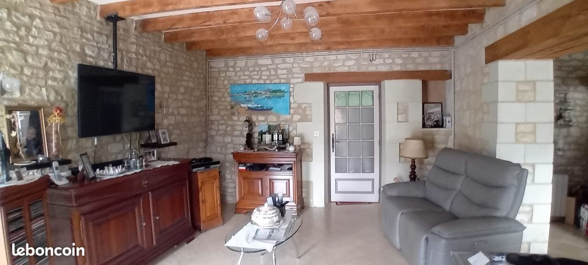 Maison 7 pièces 227 m² · à Nueil-sous-Faye · 227 m² · 199 950 €