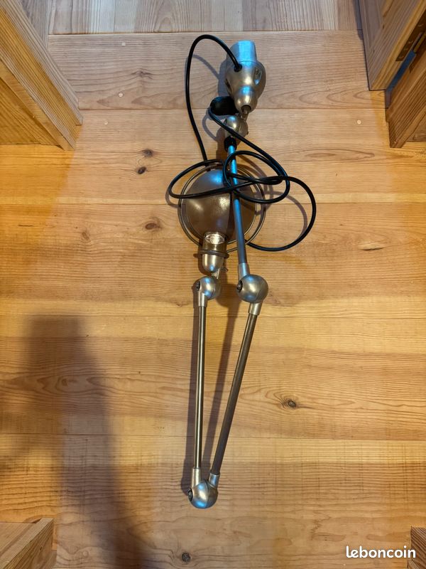 Lampe Jieldé articulée (image 1)
