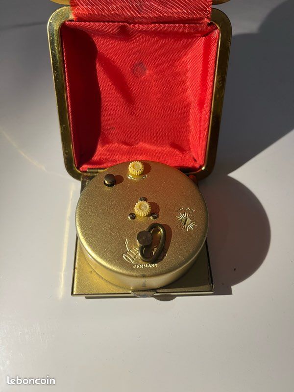 Réveil Vintage Europa à Mécanisme (Wind Up) – Laiton, Thème Baseball – Allemagne