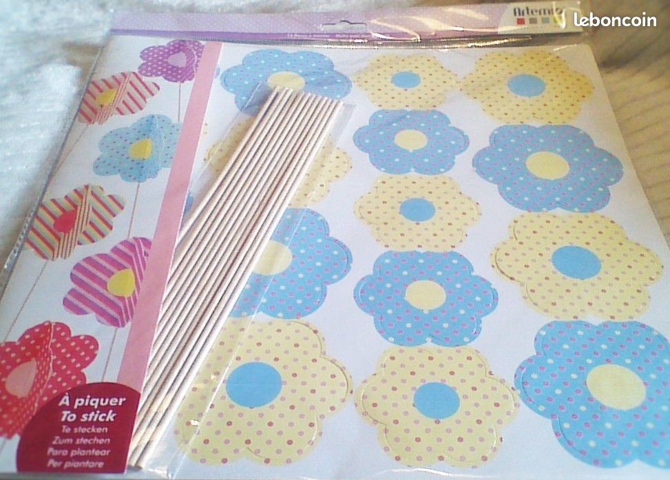 Paquet pour confectionner 12 jolies fleurs à monter de diverses couleurs, de chez Artemio, (image 1)