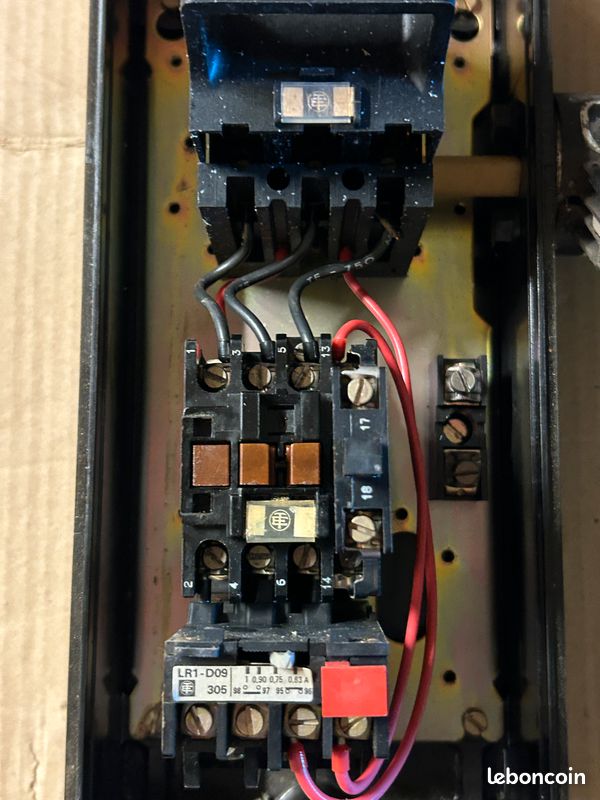 Boîtier de démarrage moteur Telemacanique DRT avec sectionneur. Calibre : 0,63A à 1A (image 4)