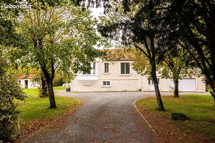Propriété 5 pièces 182 m²