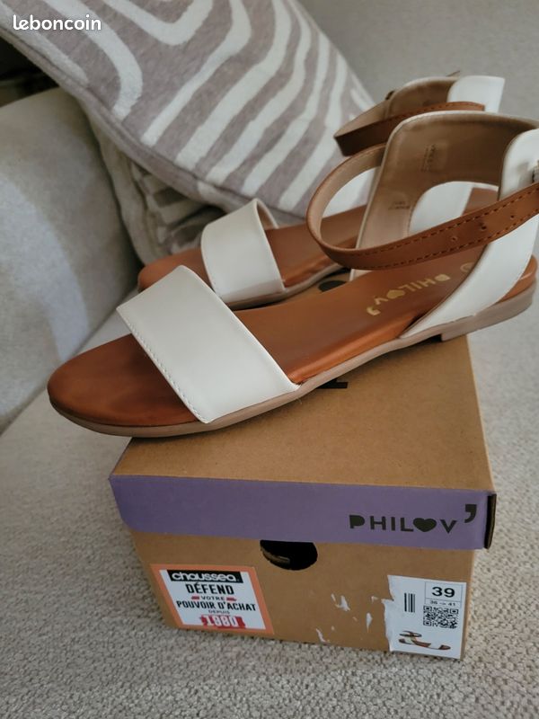 Sandales neuves Chaussures